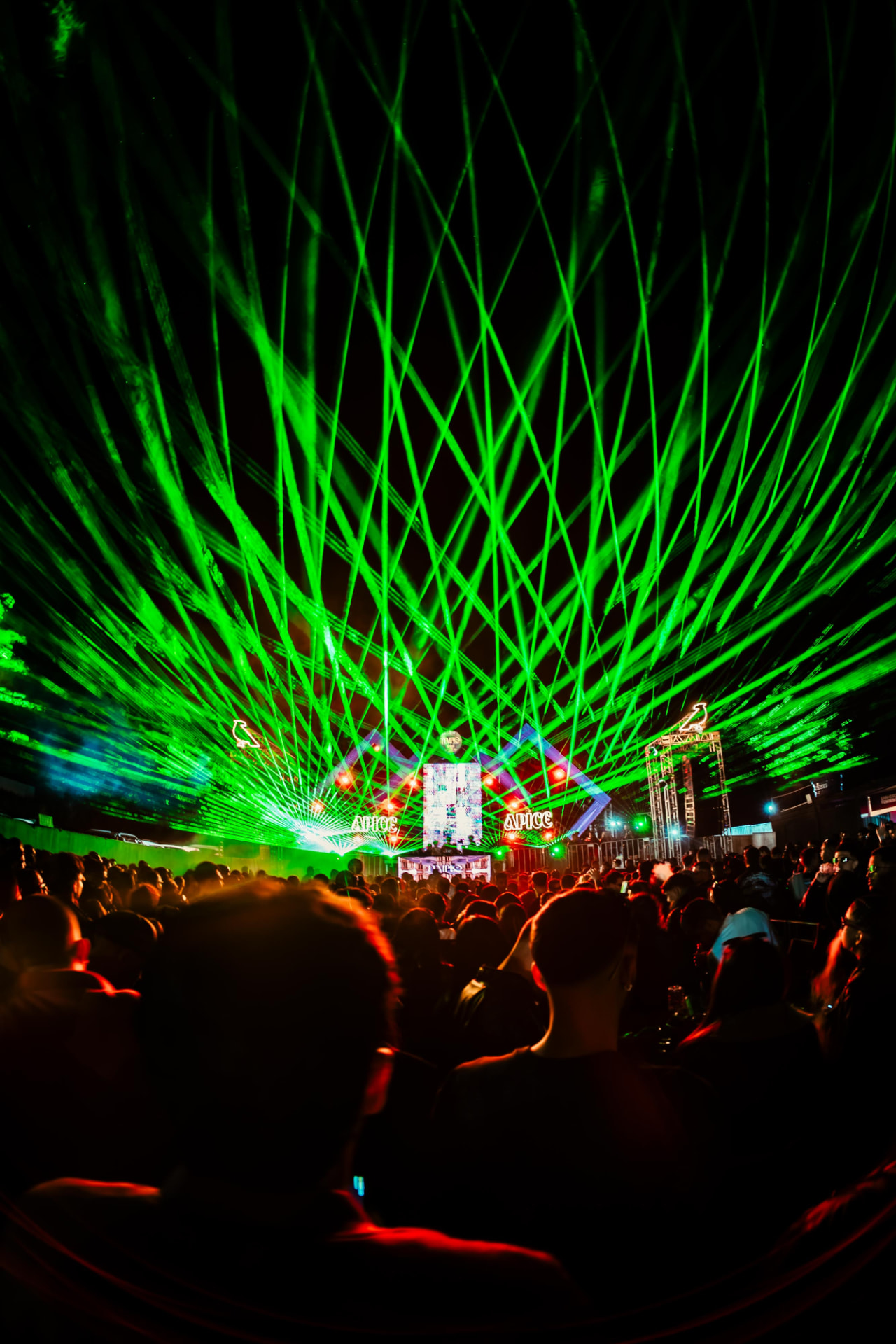 Lasers verdes sobre a pista na última edição do Templo